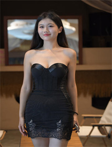 《三d肉-一女多男的共妻肉辣文》