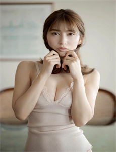 《为什么女生会操出水-我在车上干了她》
