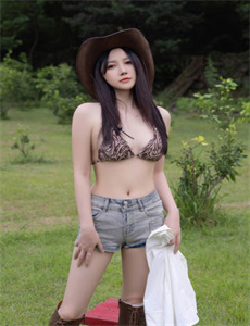 《秋葵APP下载汅API免费麻豆色多多-射丝袜女》