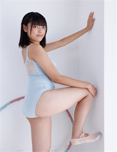 《mm131美女-妈妈的绣感》
