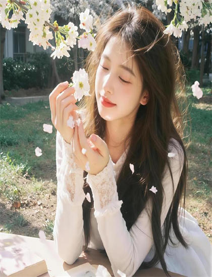 编麻花辫视频-妈妈帮儿子镶珠子视频大全